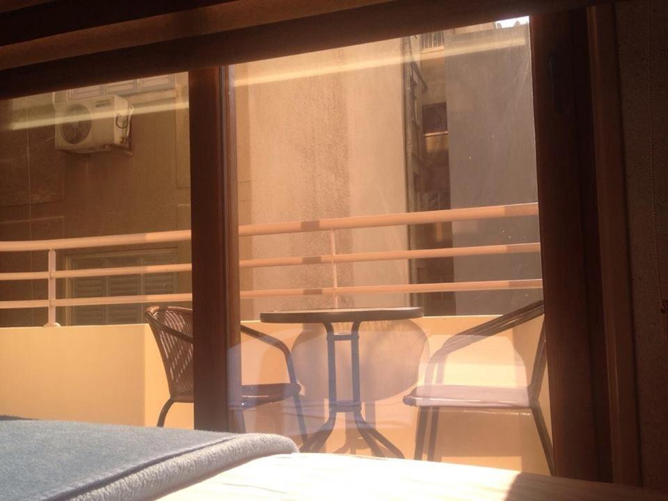 레 팔미에 비치 부티크 호텔 앤 럭셔리 아파트먼트 라르나카 외부 사진